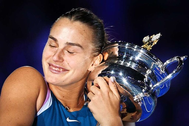 Am Ziel: Aryna Sabalenka hat bei den A... ihren ersten Grand-Slam-Titel geholt.  | Foto: MARTIN KEEP (AFP)