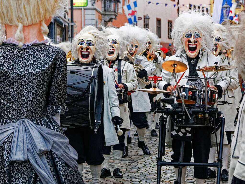 Einzug der Znfte am Samstagnachmittag in die Stadt: Die Grachsymphoniker aus Basel