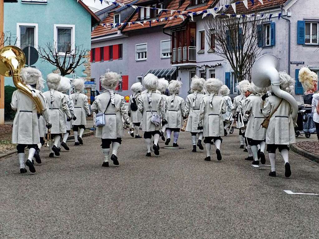 Abmarsch der Grachsymphoniker nach dem Spektakel auf dem Marktplatz.