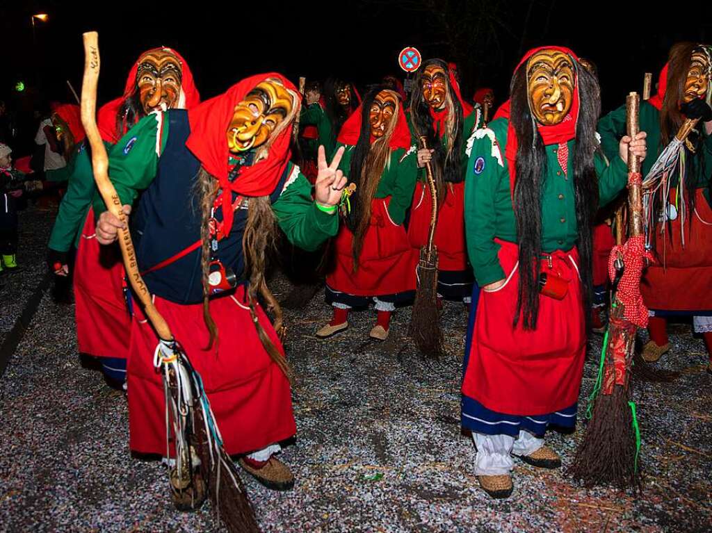 Viel Los war auf den Straen in Bollschweil in der Nacht von Samstag auf Sonntag. Rund 90 Znfte mit mehr als 2000 Hstrgern folgten dem Ruf.