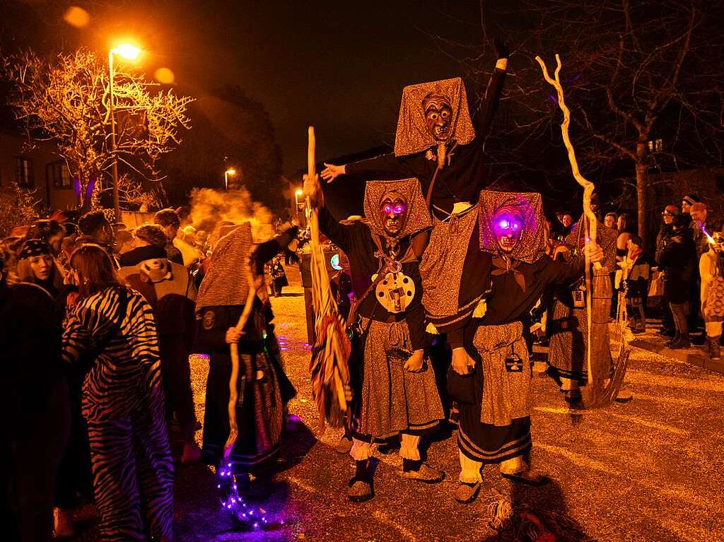 Viel Los war auf den Straen in Bollschweil in der Nacht von Samstag auf Sonntag. Rund 90 Znfte mit mehr als 2000 Hstrgern folgten dem Ruf.