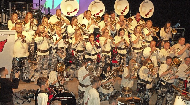 Beim Guggeball der Ohrquler wurde im...eiert, hier die Schlsslisynphoniker.   | Foto: Petra Wunderle