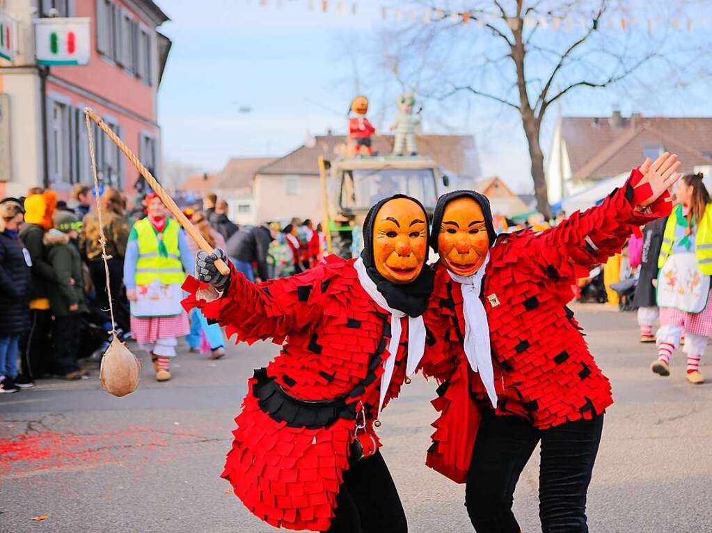 66 Narrenznfte und zahlreiche Besucherinnen und Besucher haben das 66-jhrige Bestehen der Kappeler Rhinschnooge gefeiert.