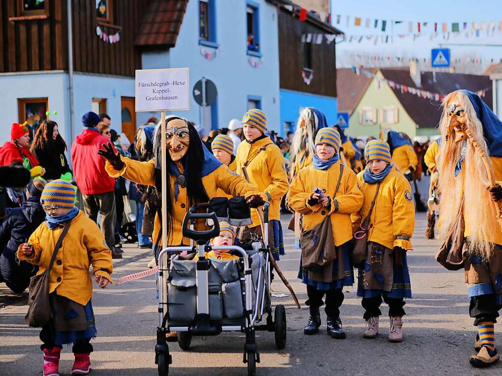 66 Narrenznfte und zahlreiche Besucherinnen und Besucher haben das 66-jhrige Bestehen der Kappeler Rhinschnooge gefeiert.