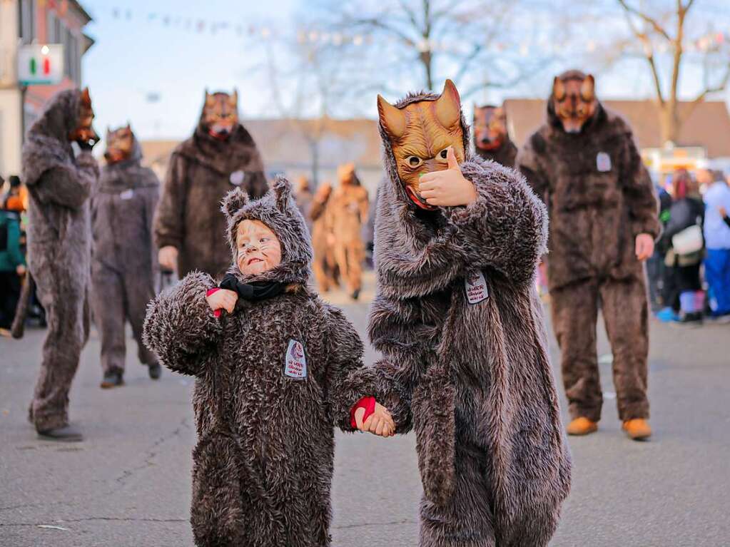 66 Narrenznfte und zahlreiche Besucherinnen und Besucher haben das 66-jhrige Bestehen der Kappeler Rhinschnooge gefeiert.