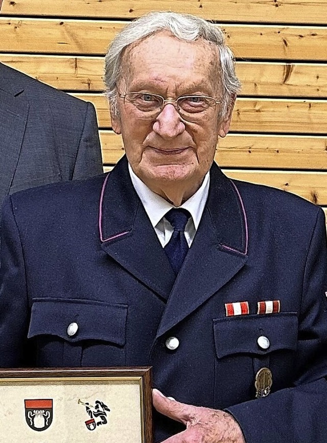 Franz Albiez ist seit 70 Jahren bei der Feuerwehr.  | Foto: Feuerwehr Bad Sckingen