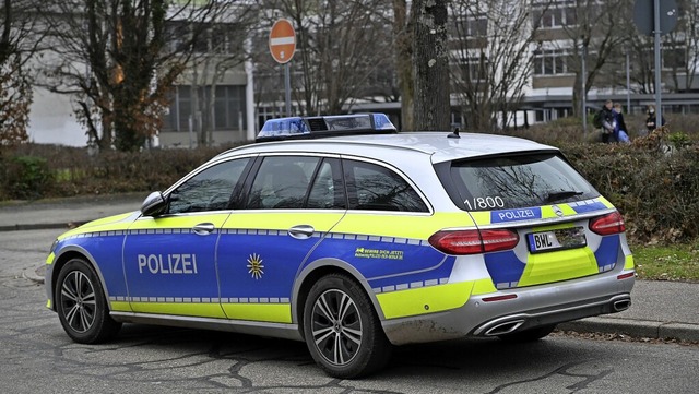 Auch die Polizei muss manchmal hinzuei...ngszentrum einen Streit zu schlichten.  | Foto: Markus Zimmermann