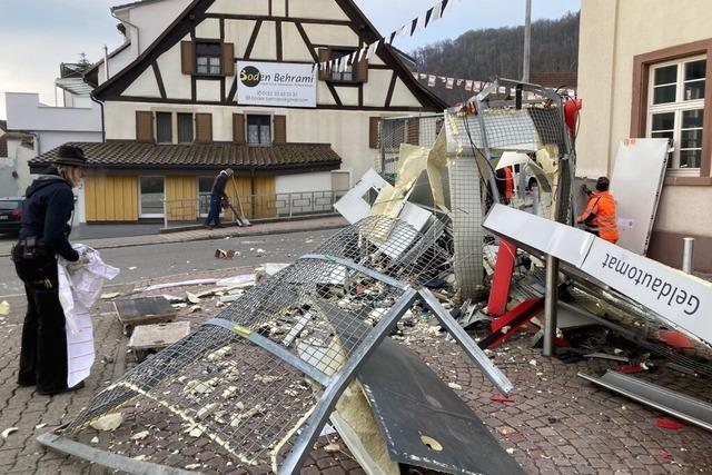 Geldautomat in Lörrach-Hauingen gesprengt – Fahndung nach maskierten Tätern erfolglos