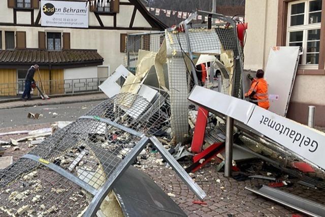 Geldautomat in Lörrach-Hauingen gesprengt - Täter auf der Flucht