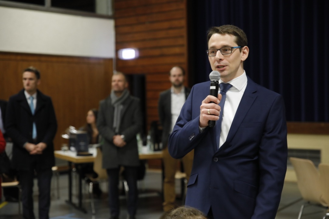 3530 Whlerinnen und Whler gaben bei ...r das Wort und dankte allen Whlenden.  | Foto: Hubert Gemmert