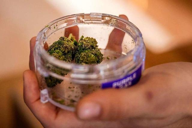 Cannabis-Abgabe in Basler Apotheken ist gestartet