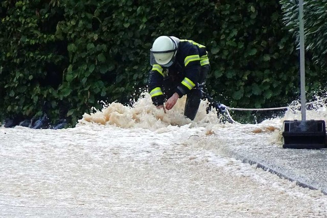 Hochwasseralarm- und Einsatzplne soll...rbereiten und Manahmen  koordinieren.  | Foto: Helmut Porsche