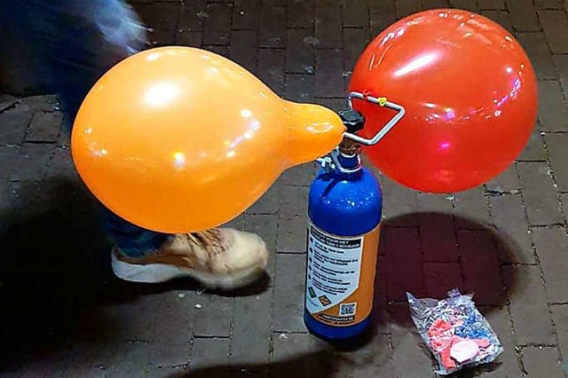 Mit Lachgas gefllte Luftballons  | Foto: Annette Birschel (dpa)