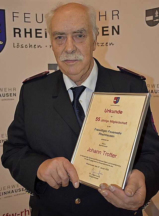 Johann Trotter wurde fr 55 Jahre Zugehrigkeit zur Feuerwehr ausgezeichnet.  | Foto: Roland Vitt