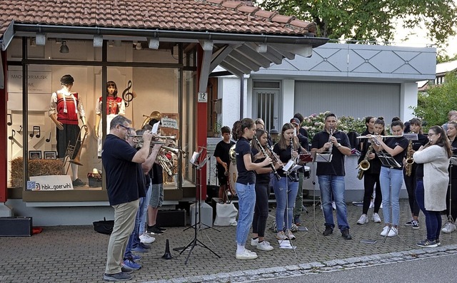 Optischen Hingucker: Die Hotzenwald-Ba...ter des ehemaligen Modehauses Mutter.   | Foto: Hans-Jrgen Sackmann