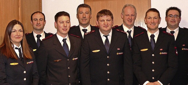 Der neu zusammengesetzte Feuerwehrauss...r (vierter von rechts) an der Spitze.   | Foto: Kurt Meier
