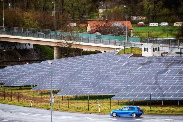 Baden-Württemberg will Solaranlagen am Straßenrand