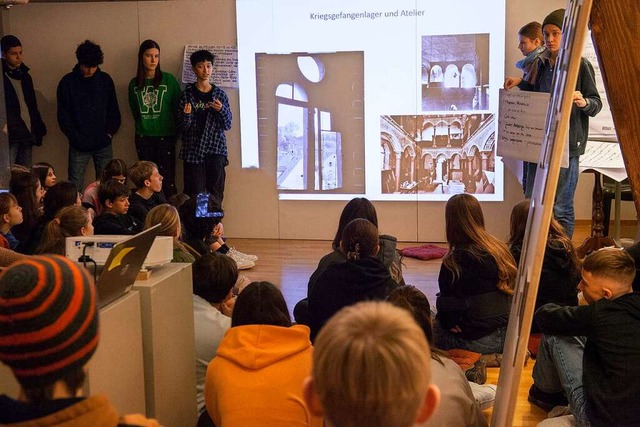 Schler aus zwei neunten Klassen des M...Holocaust-Schlerprojekt teilgenommen.  | Foto: Volker Mnch