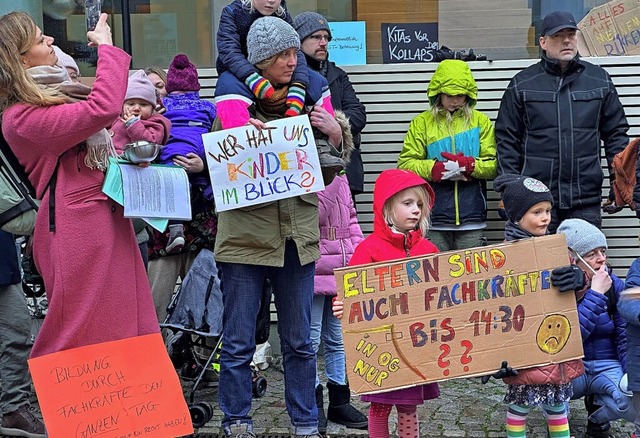 Elternprotest und Elternsorgen bekamen...Kopp mit auf den Weg zur  Ratssitzung.  | Foto: Helmut Seller