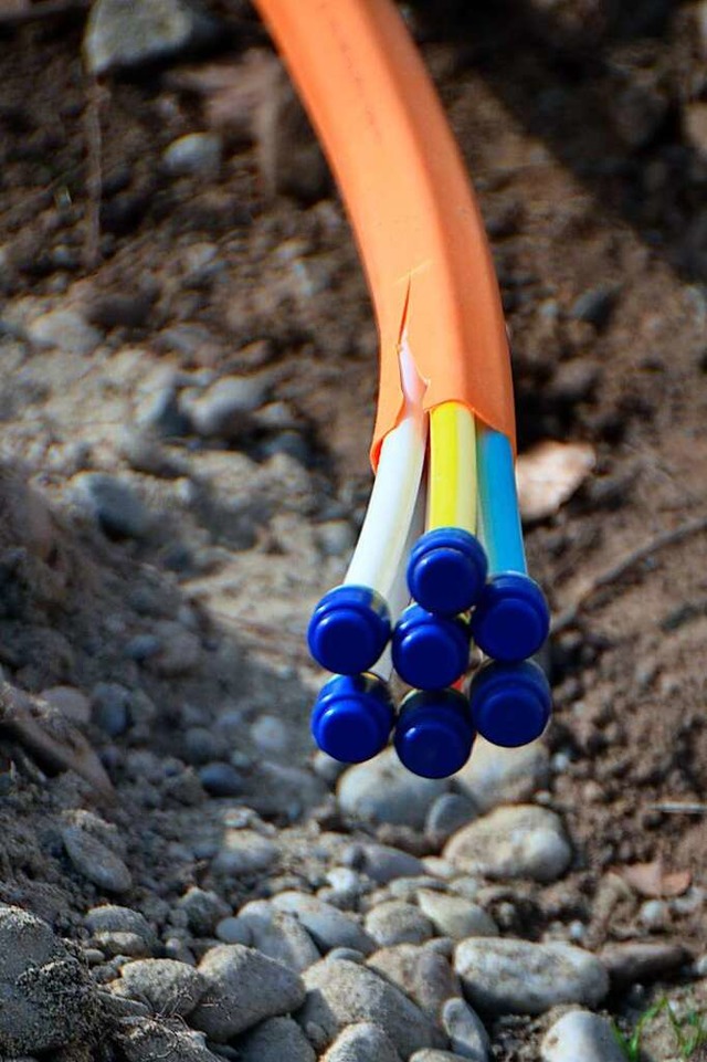 Glasfaser-Datenleitungen versprechen e... davor stehen erst einmal Bauarbeiten.  | Foto: Gerhard Walser