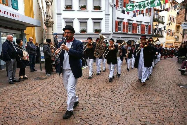Tiengener Narrenmarsch erklingt beim Kölner Rosenmontagszug