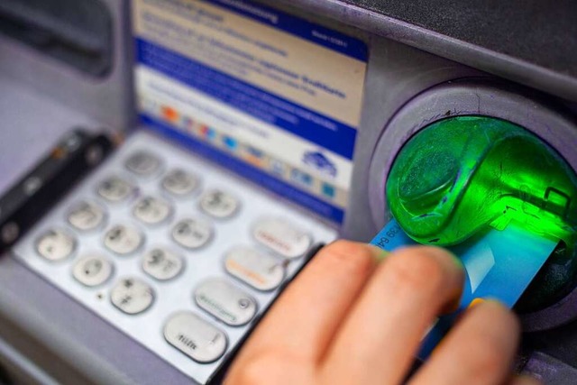 Ein Geldautomat  | Foto: Fernando Gutierrez-Juarez (dpa)