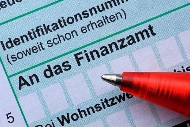 Menschen im Baden-Württemberg warten länger auf den Steuerbescheid