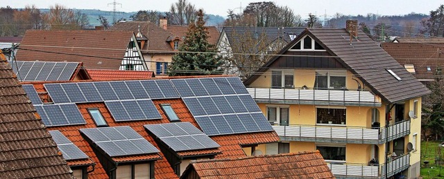 Eine Beratungskampagne soll dazu beitr...Photovoltaikanlagen bestckt werden.    | Foto: Daniel Hengst