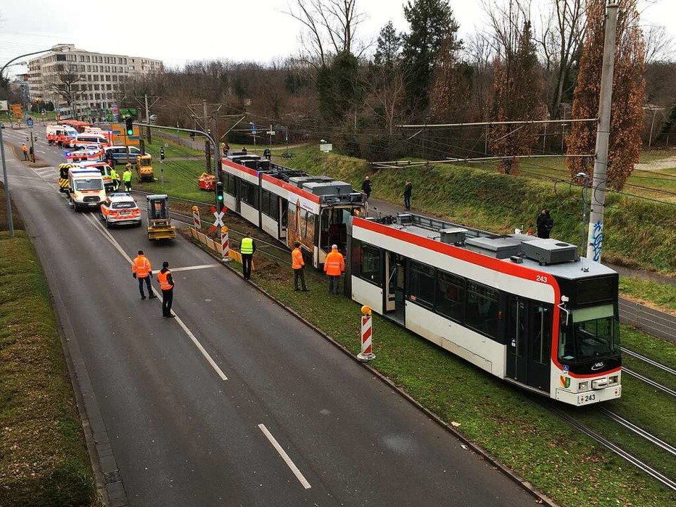 In zwei Teile zerbrochen ist diese Str...e und nicht auf dem Bild zu sehen ist.  | Foto: Thomas Kunz