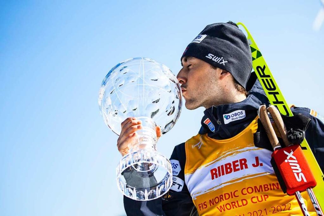 2022 gewann Riiber in Schonach die Weltcup-Gesamtwertung.  | Foto: Tom Weller (dpa)