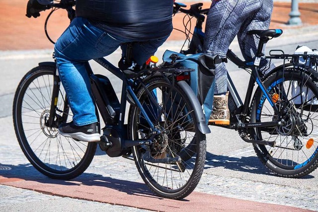 Beschdigte Akkus von E-Bikes knnen s...so wie jngst in Denzlingen geschehen.  | Foto: Stefan Sauer (dpa)