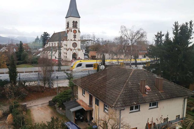 Eschbach ist heute schon von den Gleis...ng der Bahntrasse noch strker werden.  | Foto: Alexander Huber