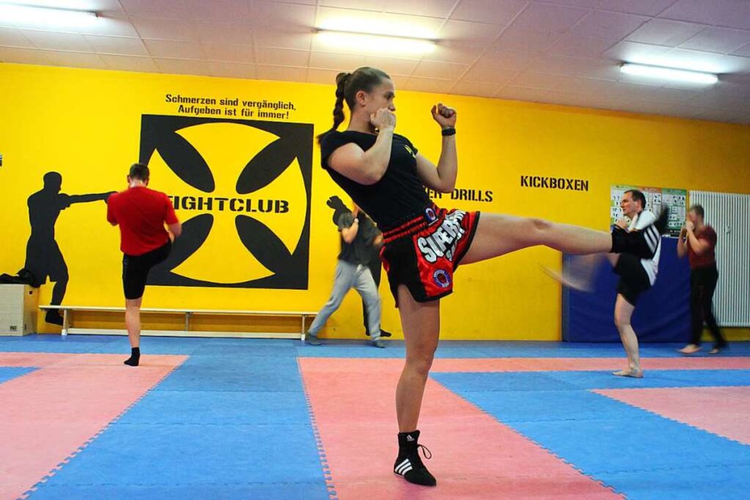 Carolin Weihrauch ist Kickbox-Trainerin beim Fightclub Emmendingen und Freiburg.  | Foto: Enya Steinbrecher