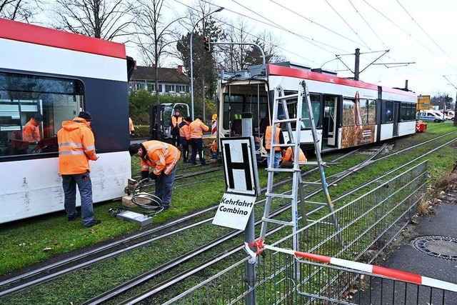 Stra�enbahn ist nach Unfall in Freiburg schrottreif