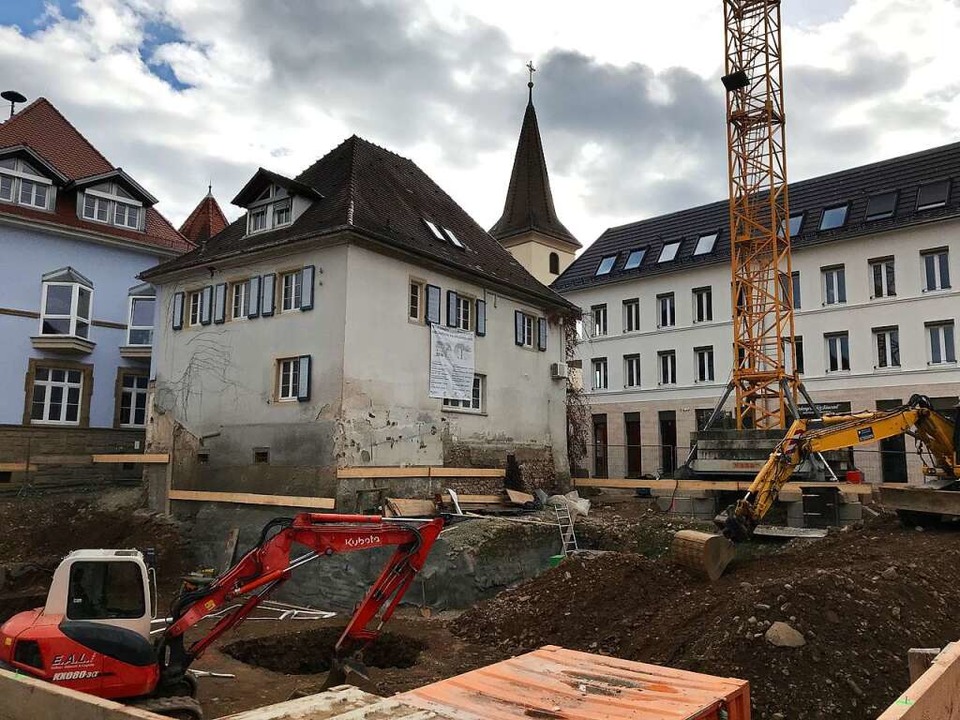 Die alte Burg ist größtenteils abgetra...ter-Scheel-Haus soll erhalten bleiben.  | Foto: Susanne Ehmann