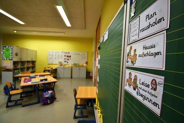 Eltern in und um Freiburg sammeln Unterschriften für G9 und mehr Lehrer