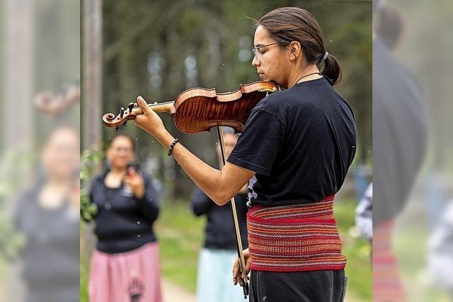 Inuit-Musiker in der Freiburger Wodanhalle