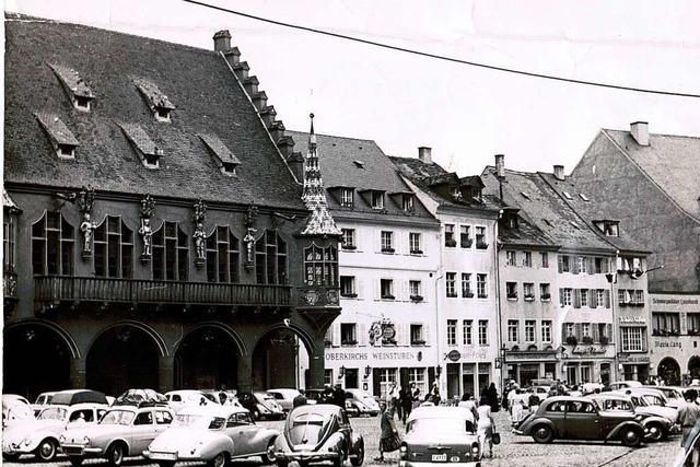 In den 1960er Jahren gehörte Freiburgs Münsterplatz noch den Autos