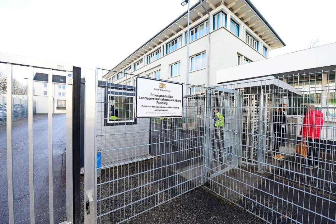 Der Zutritt zur Freiburger Landesersta...estelle soll weiter verschrft werden.  | Foto: Ingo Schneider