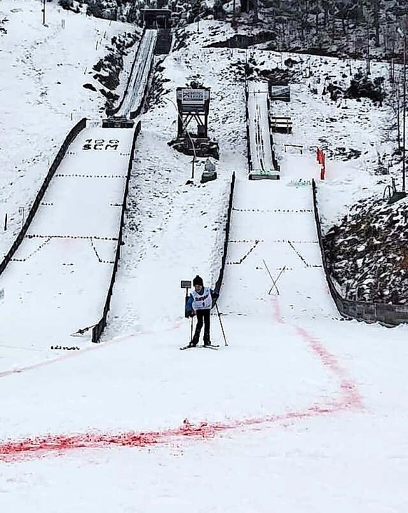 Erst springen, dann laufen: Die jungen...in Menzenschwand doppelt gefordert.     | Foto: Benno Kaiser
