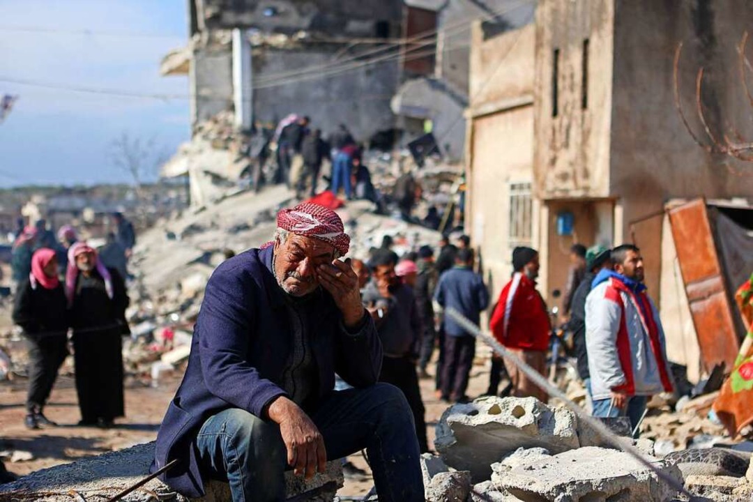 Trauer und Verzweiflung herrschen im syrischen Erdbebengebiet.  | Foto: AAREF WATAD