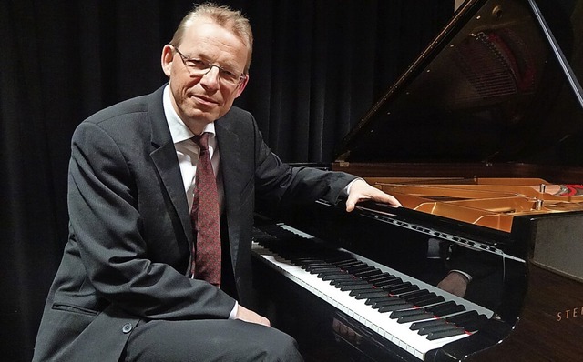 Der Pianist Adrian Oetiker im Schlssle  | Foto: Roswitha Frey