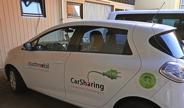 Das E-Auto des Carsharing-Vereins wird...ch mit Strom aus dem Rathaus geladen.   | Foto: Christine Weirich