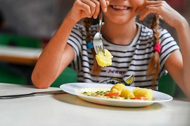 In der Neustdter Mensa wird es wieder ein warmes Essen geben