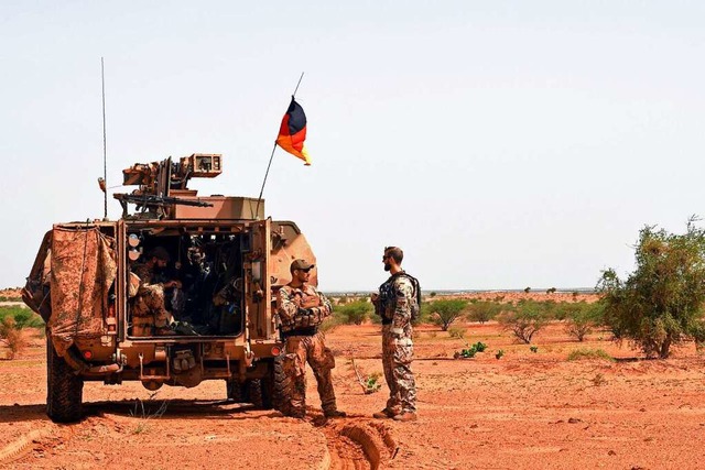 Die Franzosen sind schon weg aus Mali,...  Bangladesch &#8211; und Deutschland.  | Foto: SEYLLOU (AFP)