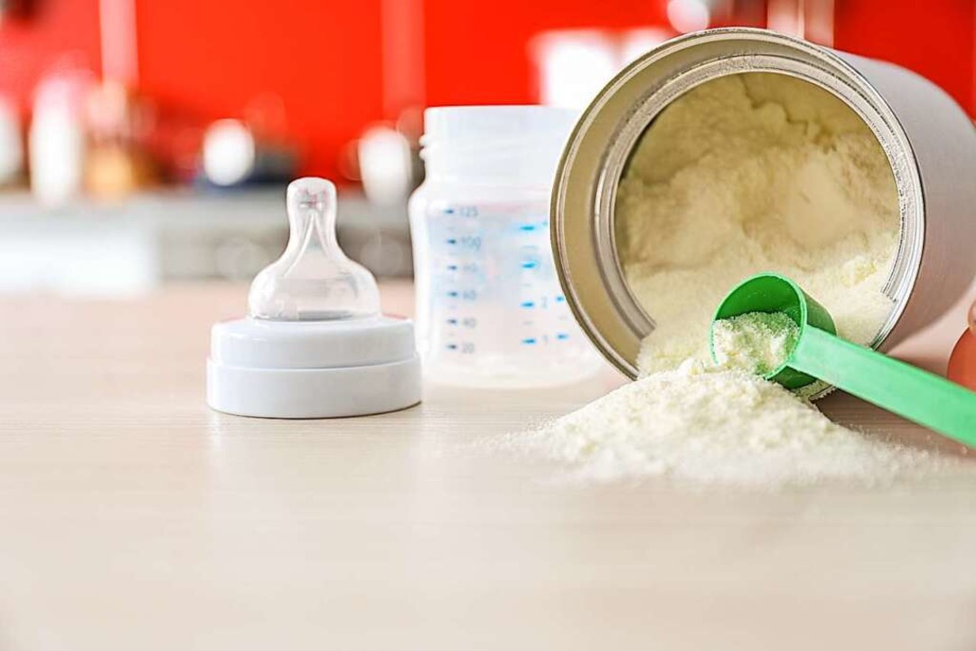 Milchpulver kann keine bioaktiven Muttermilchsubstanzen nachbilden.  | Foto: Africa Studio  (stock.adobe.com)