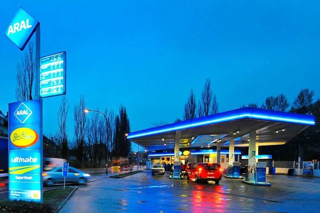 Eine der Aral-Tankstellen an der Titis...gangene Woche berfallen (Symbolfoto).  | Foto: Michael Bamberger