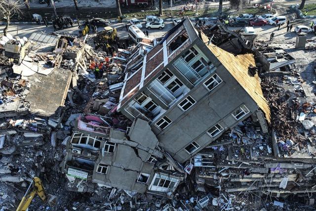 Bilder zeigen Zerstörung nach Erdbeben in der Türkei und Syrien