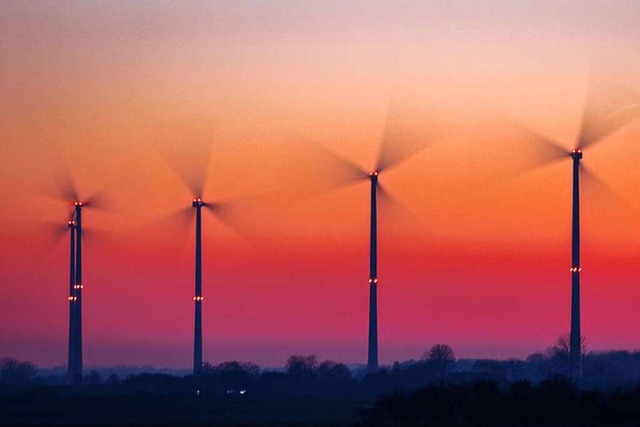 Strom aus Windkraft gewinnt an Bedeutung fr den Strommarkt.  | Foto: Jens Bttner (dpa)