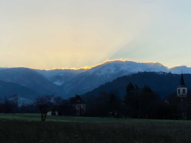 Sonnenaufgang ber dem Belchen  | Foto: Gerhard Rohrer